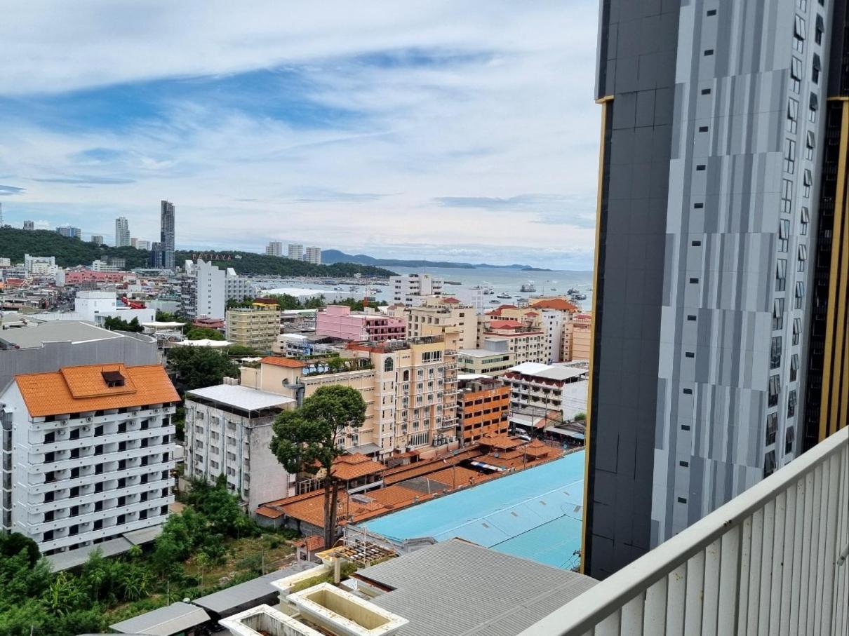 The Base Condo Center Of Pattaya Rooftop Swimming Pool Экстерьер фото
