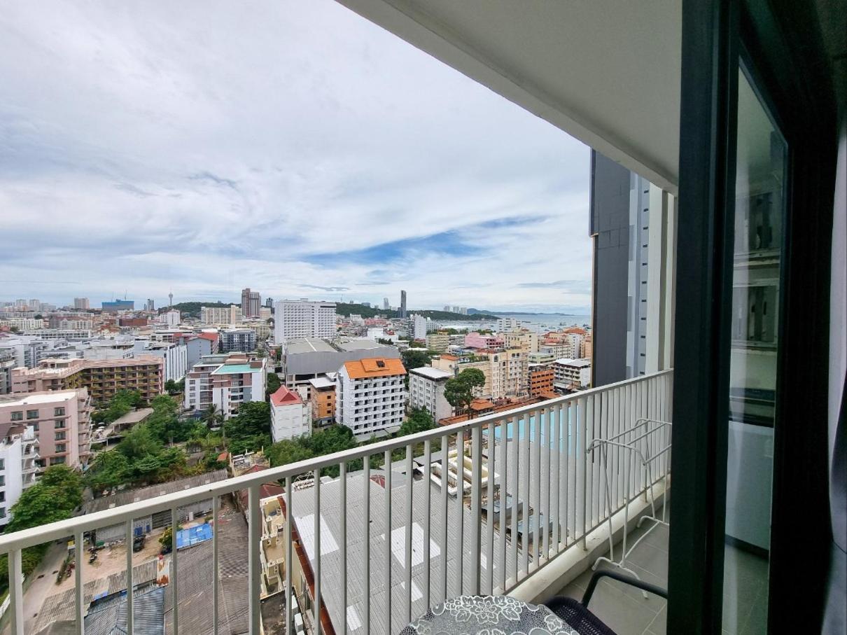 The Base Condo Center Of Pattaya Rooftop Swimming Pool Экстерьер фото