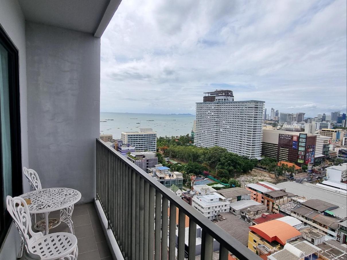 The Base Condo Center Of Pattaya Rooftop Swimming Pool Экстерьер фото